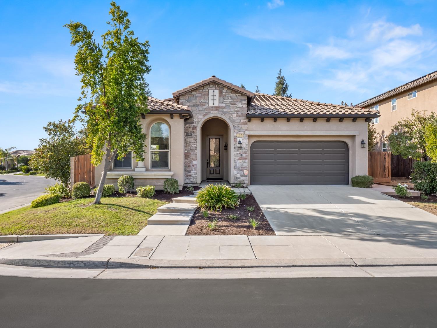 11371 N Via Montessori Drive