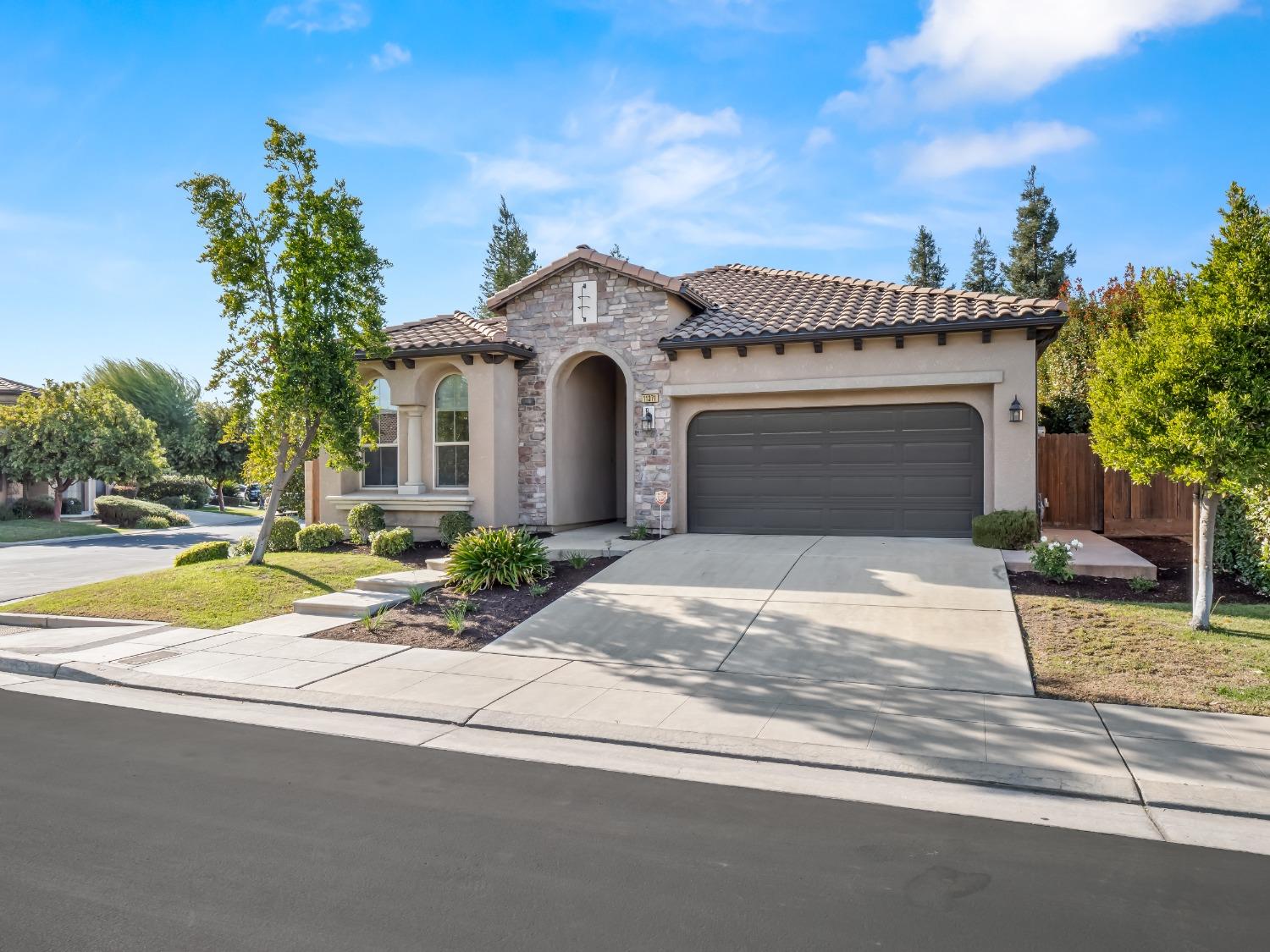 11371 N Via Montessori Drive