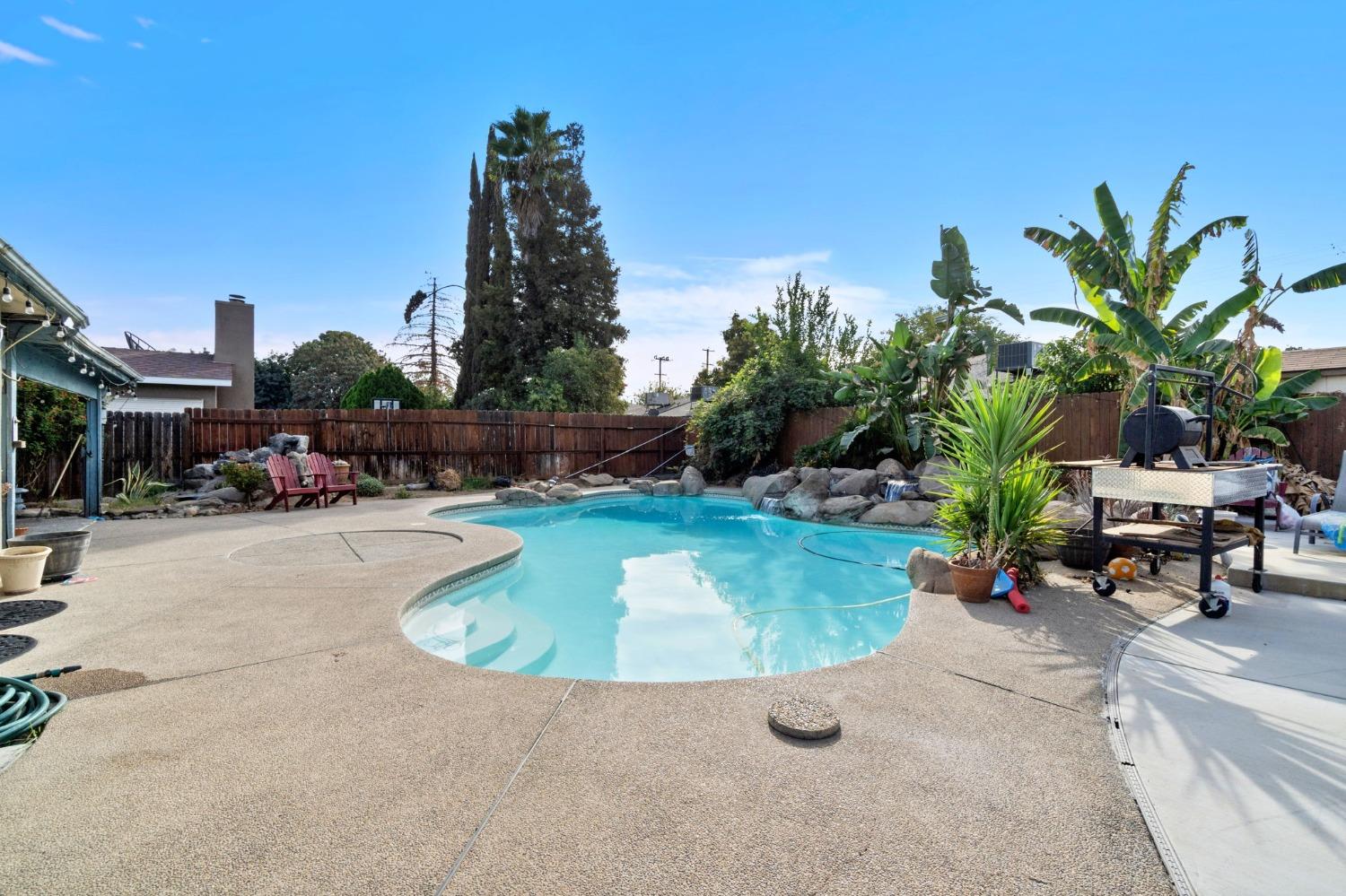 4673 W Austin Way