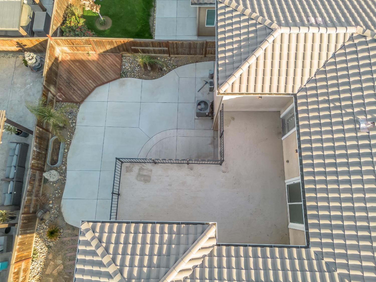 4257 Santa Ana Avenue
