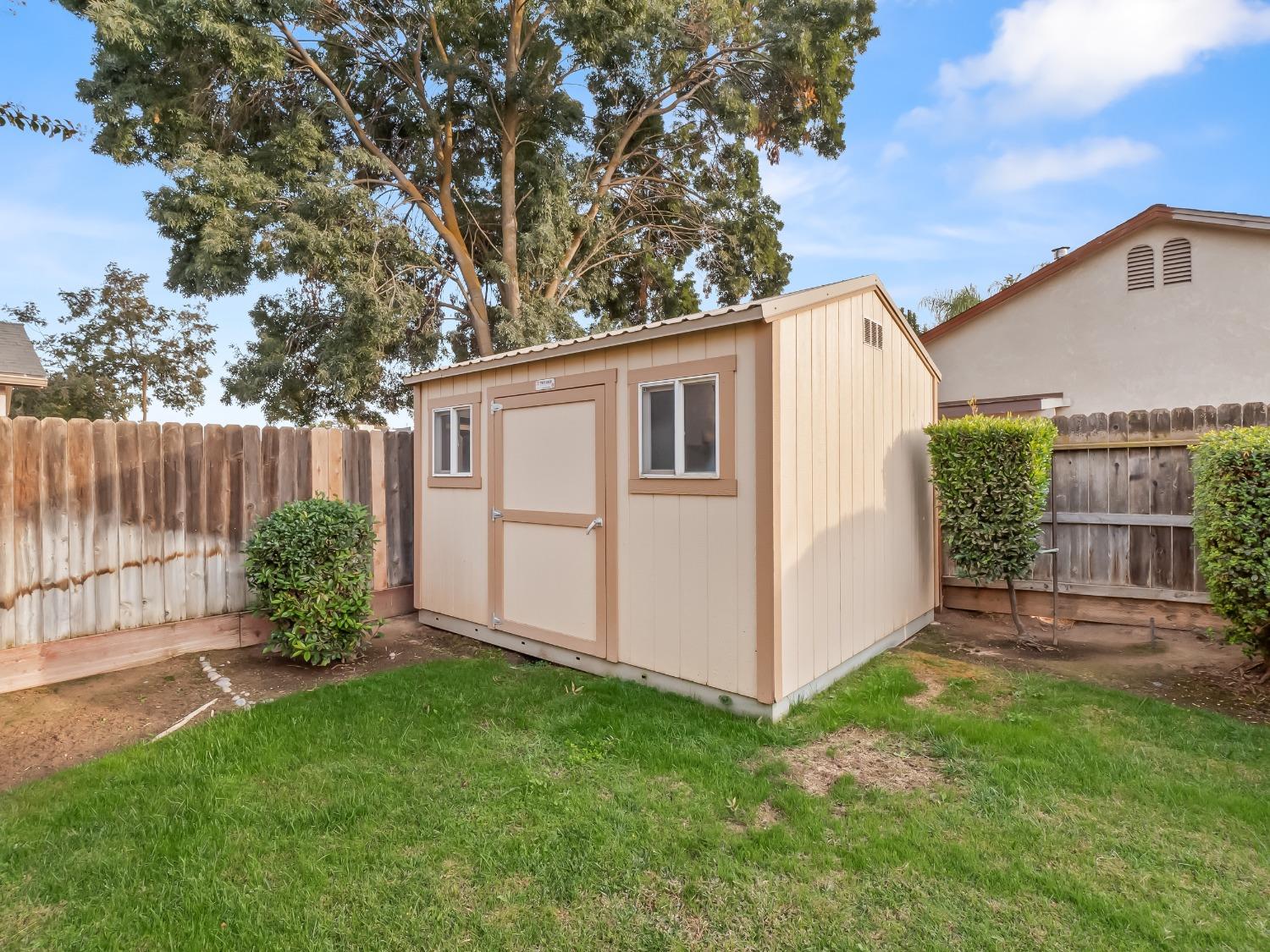 5659 W Carmen Avenue
