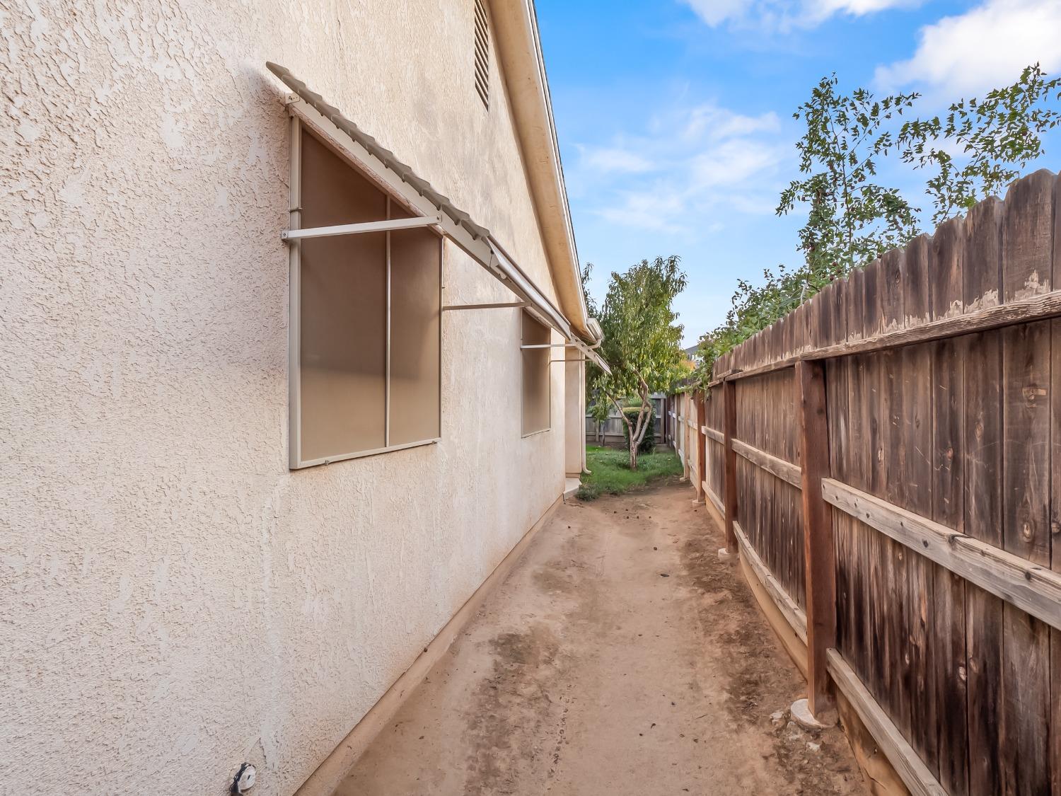 5659 W Carmen Avenue