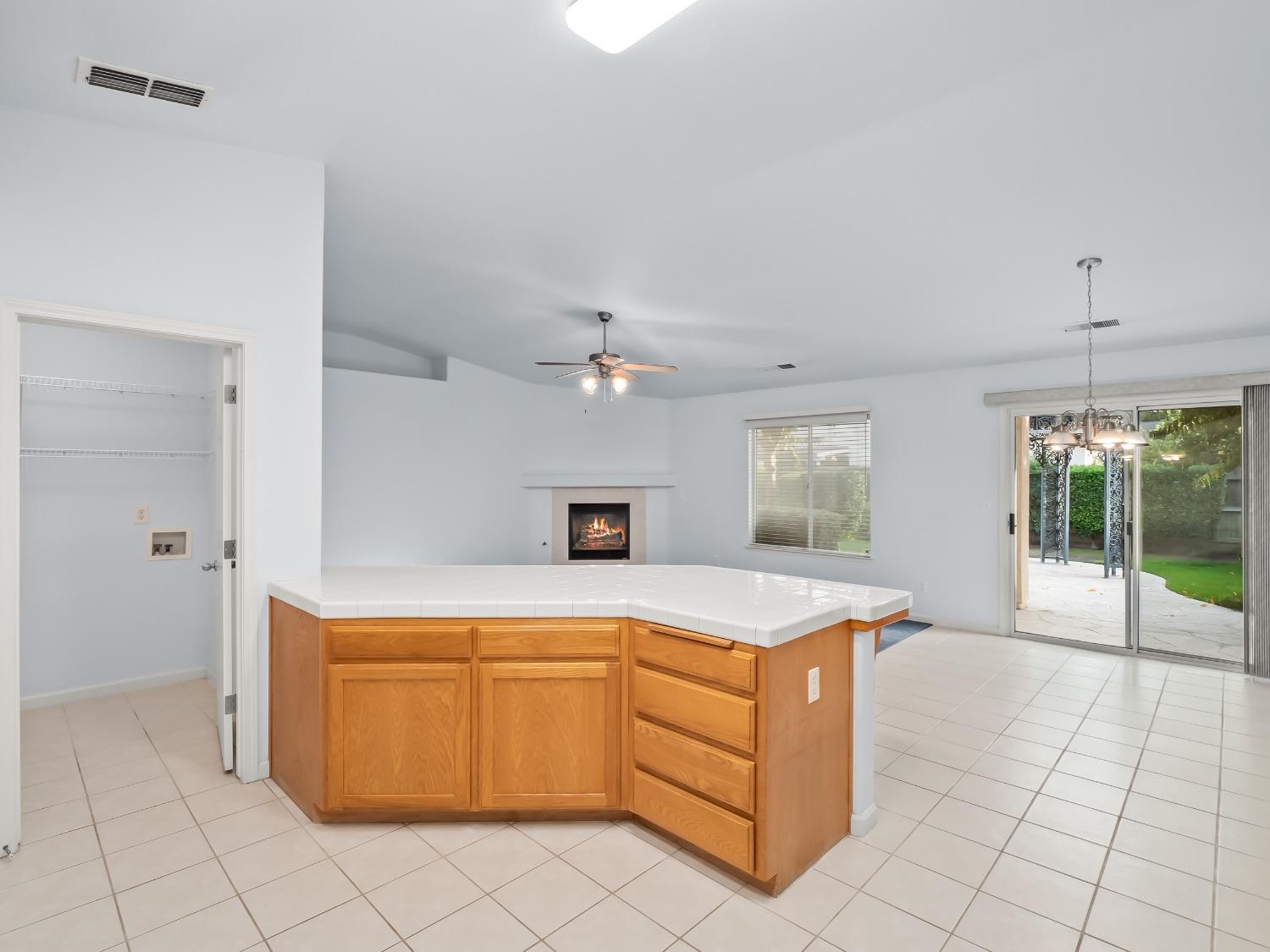 5659 W Carmen Avenue