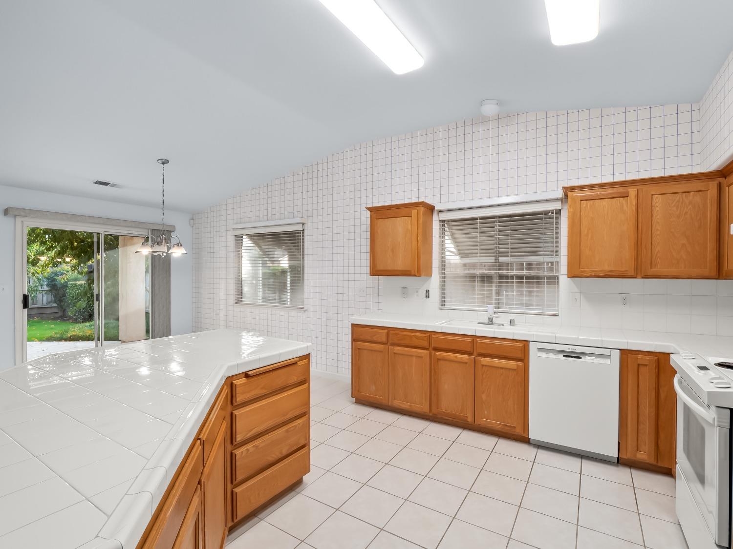 5659 W Carmen Avenue