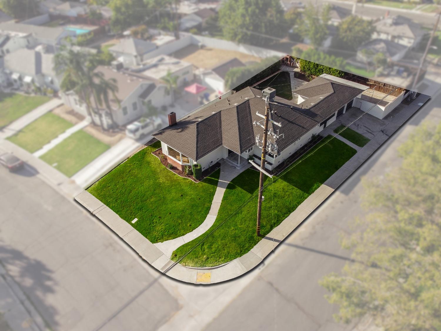 704 W Lamona Avenue
