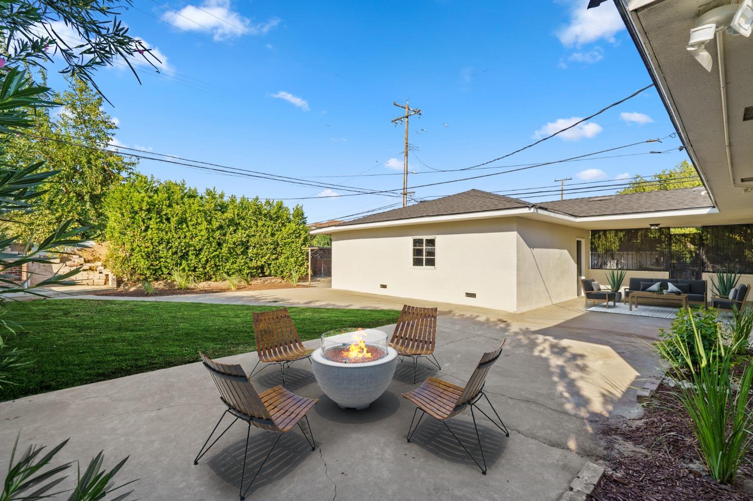 704 W Lamona Avenue