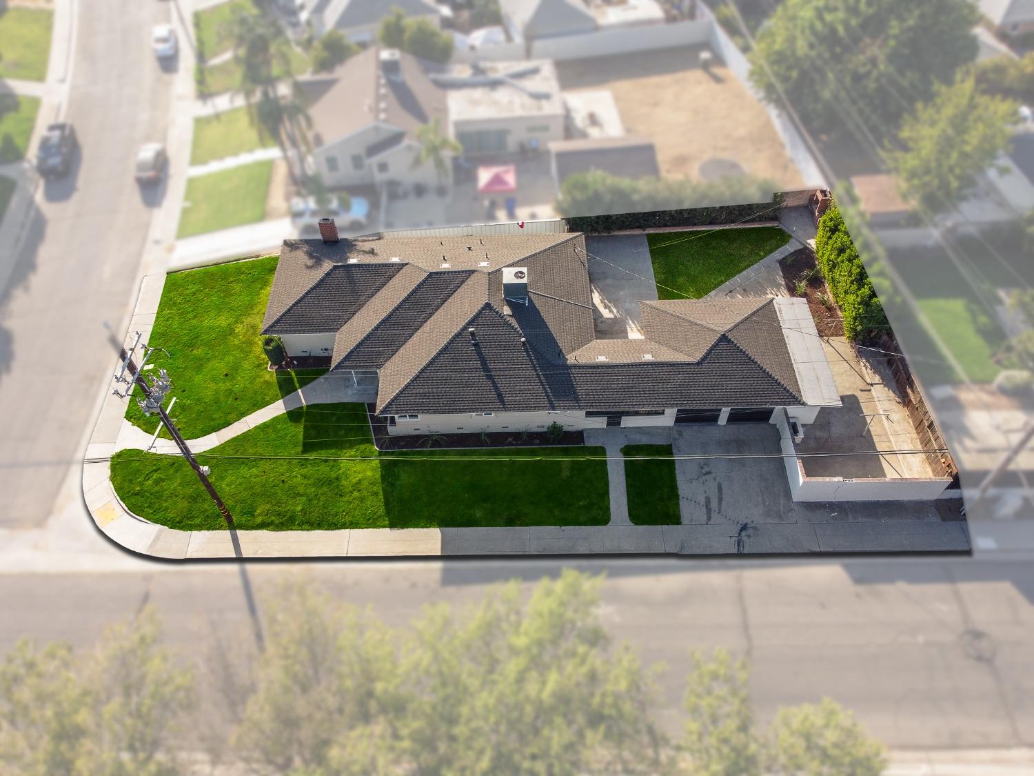 704 W Lamona Avenue