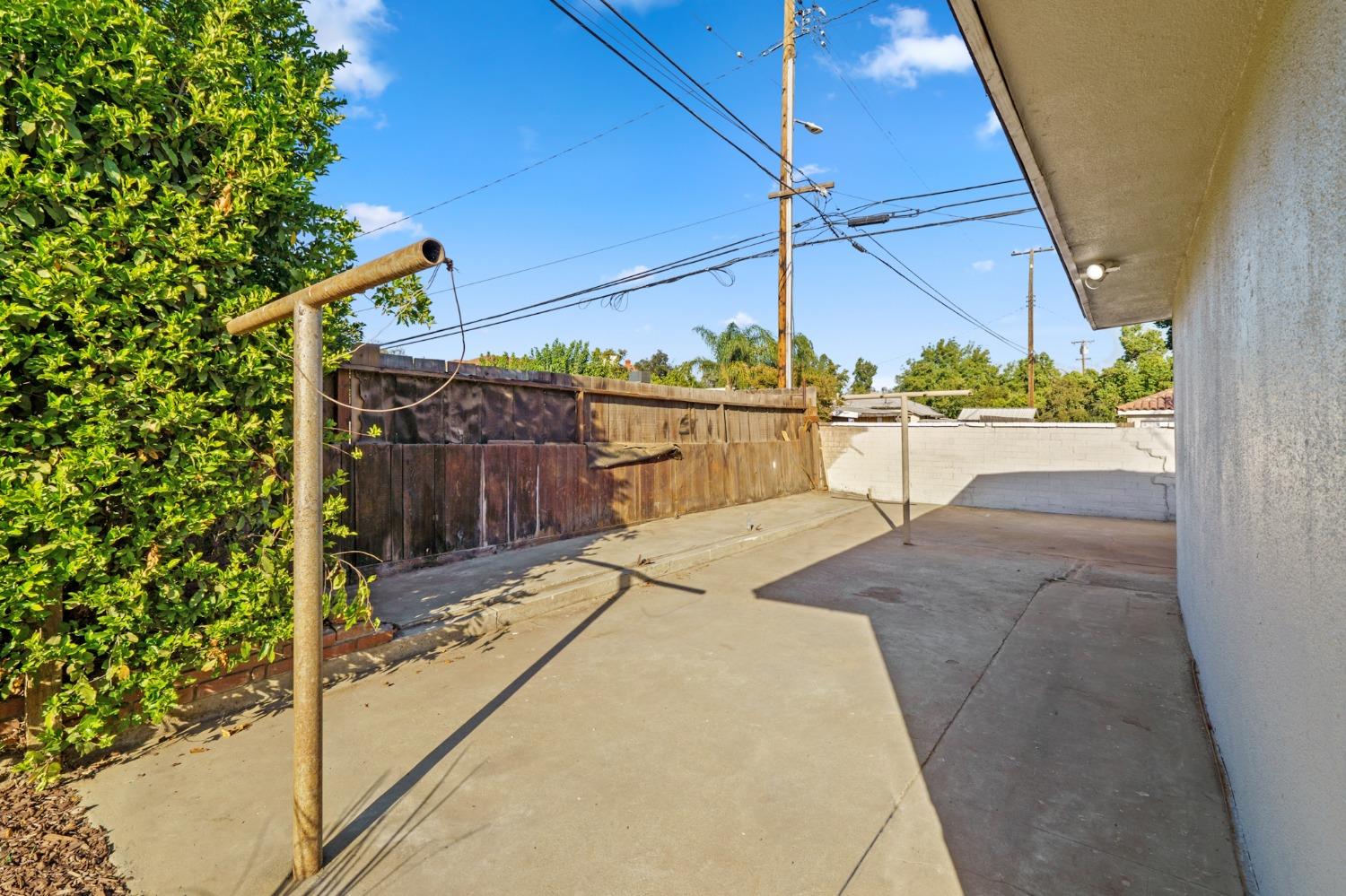 704 W Lamona Avenue