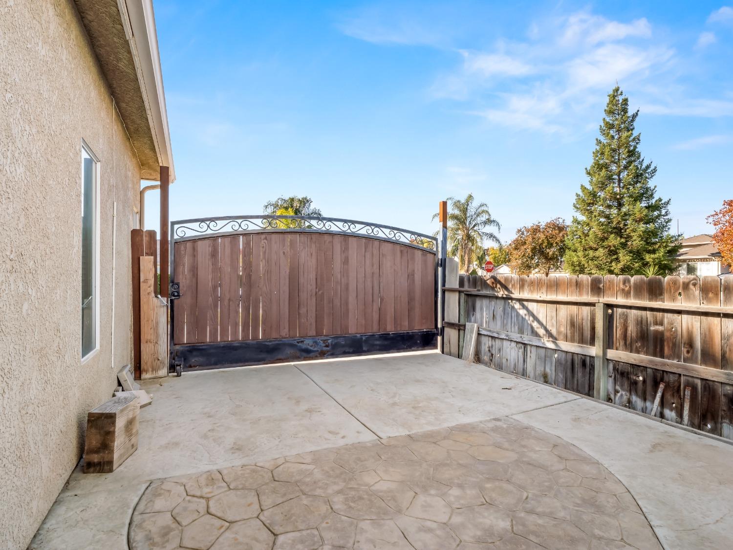 1656 N Mccaffrey Avenue