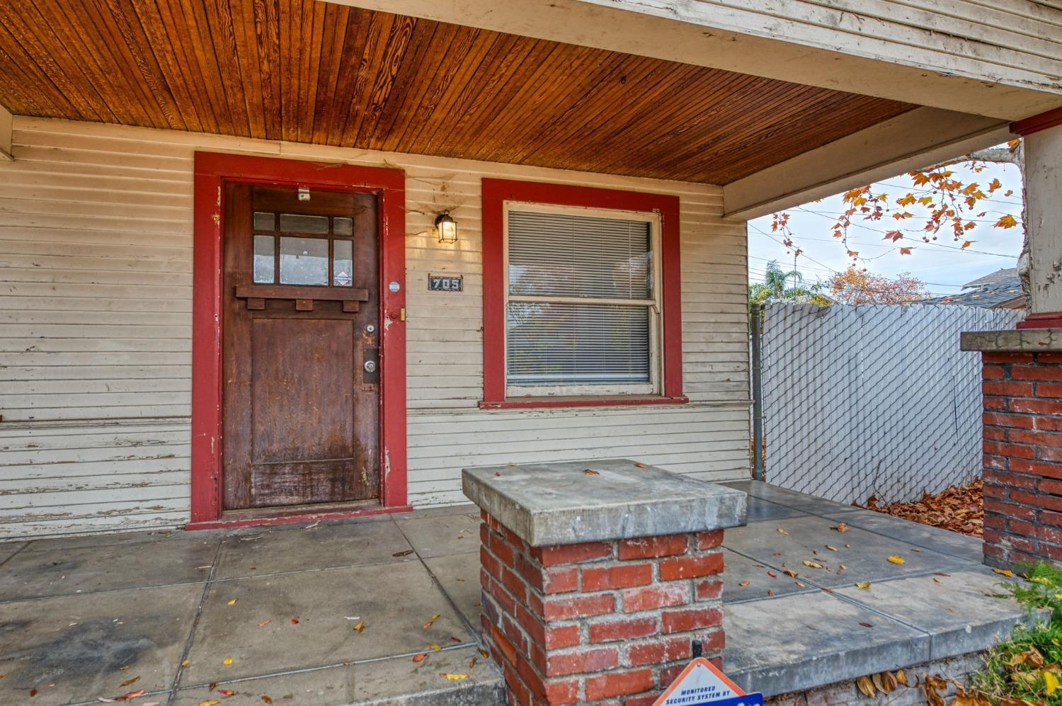 705 N Poplar Avenue