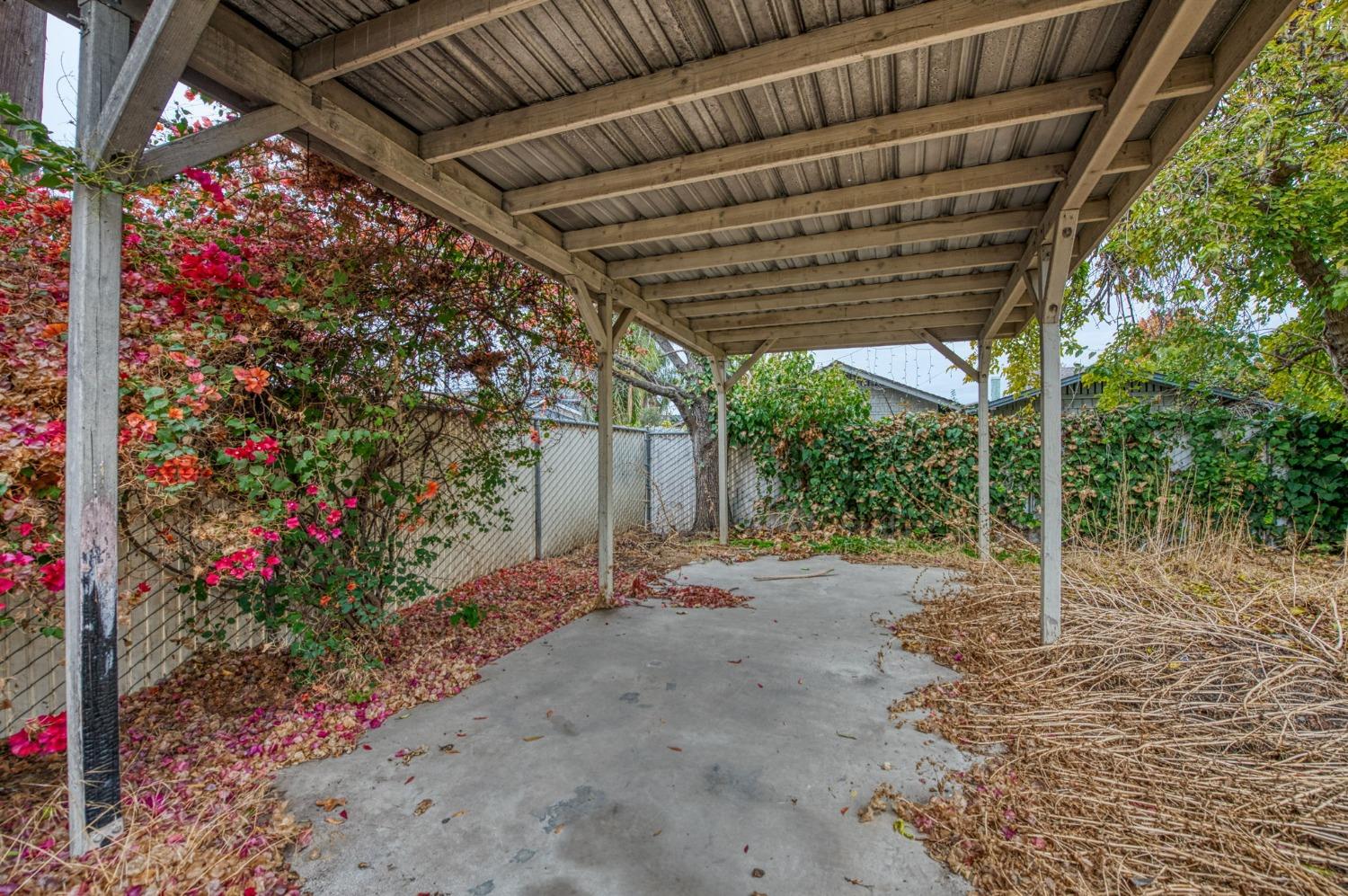 705 N Poplar Avenue
