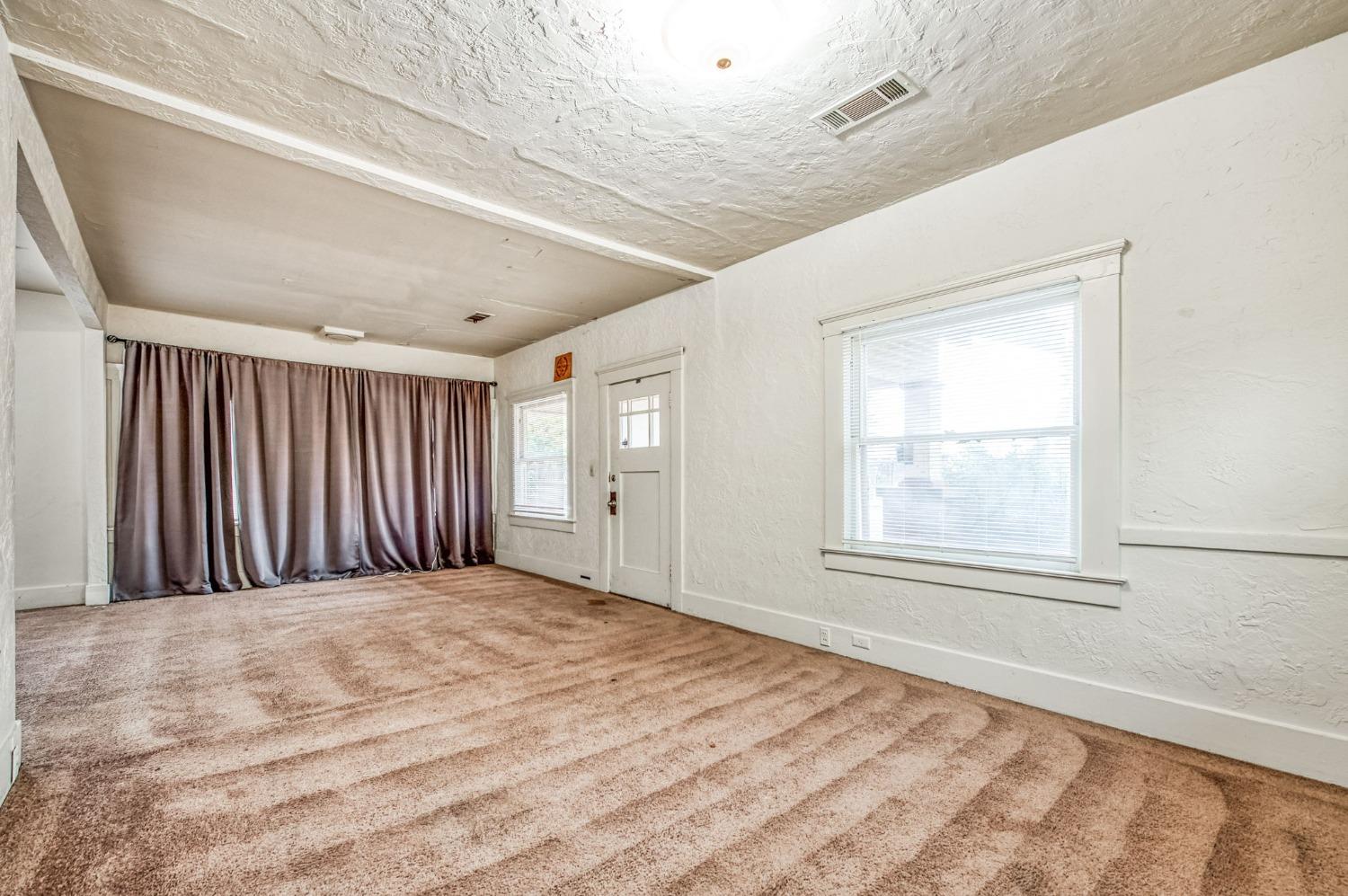 705 N Poplar Avenue