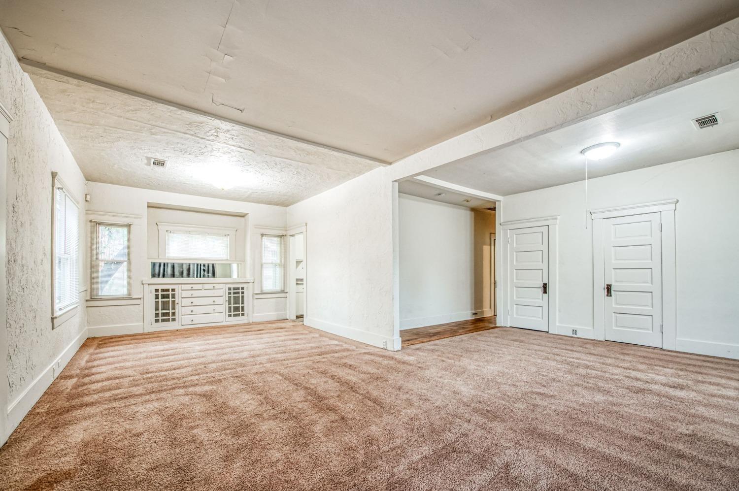 705 N Poplar Avenue