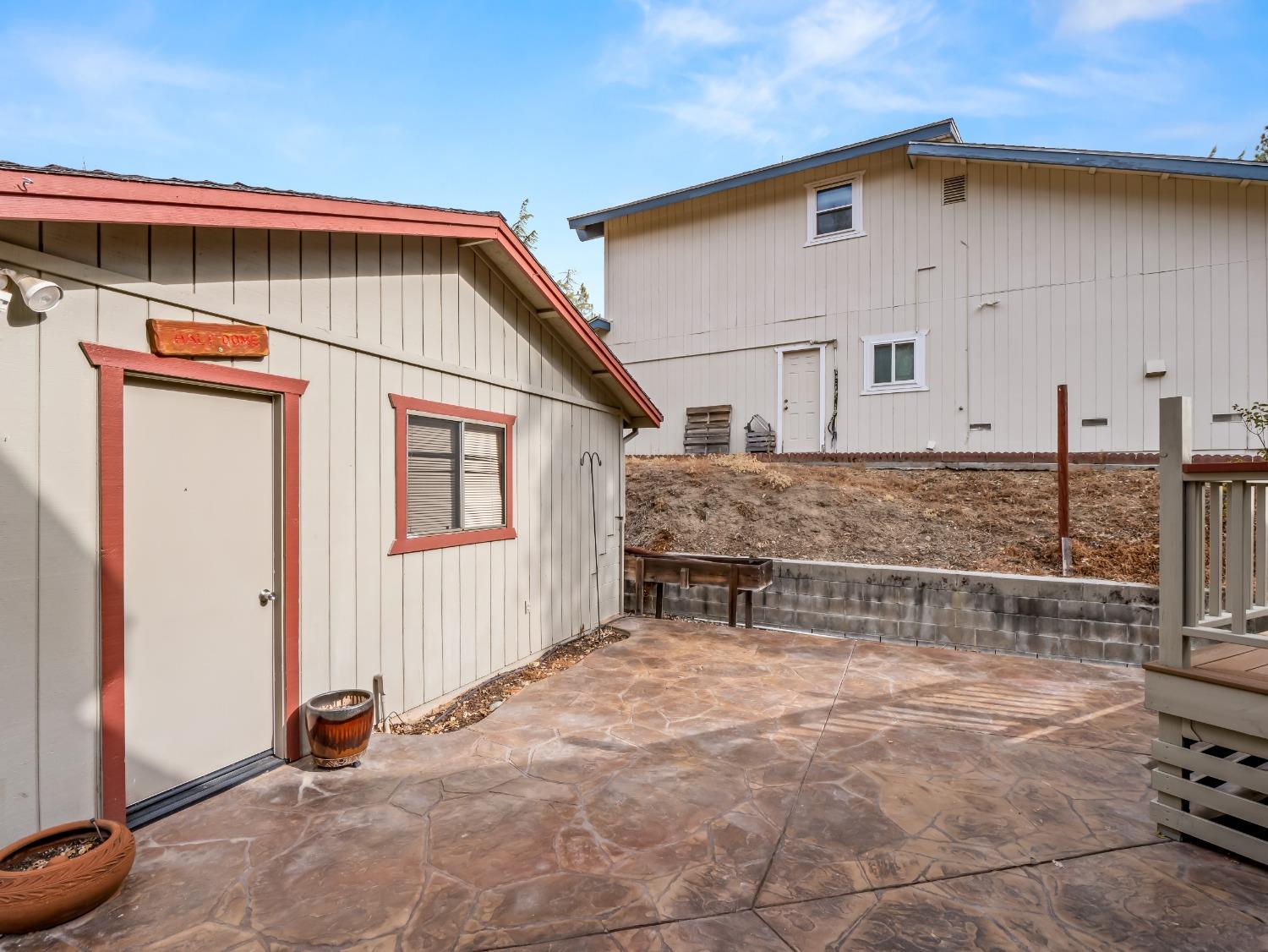 45977 River View Drive