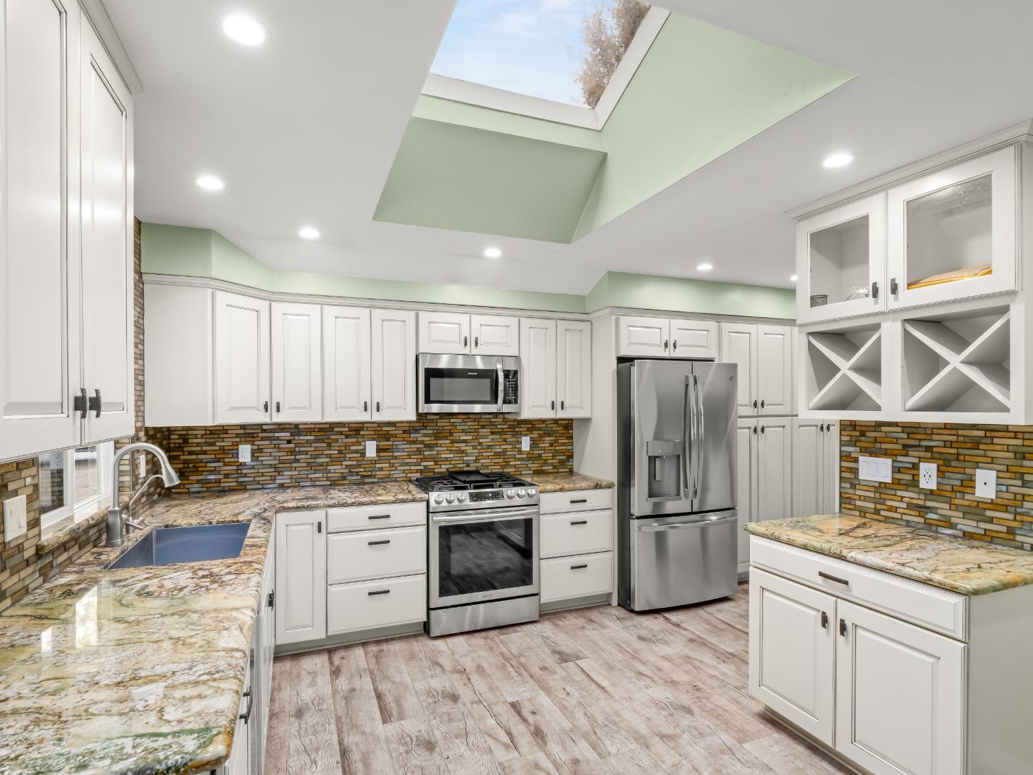 45977 River View Drive