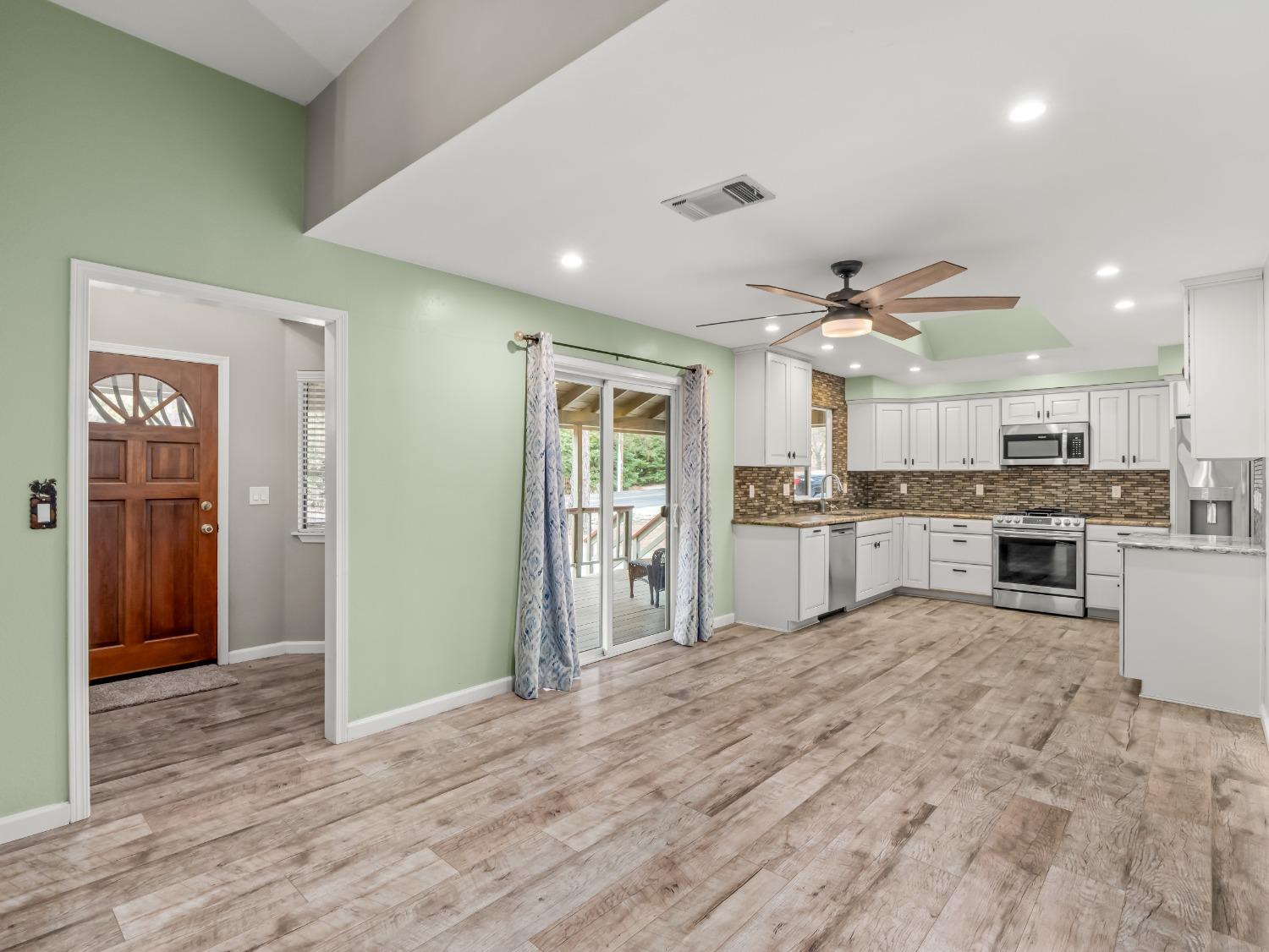 45977 River View Drive
