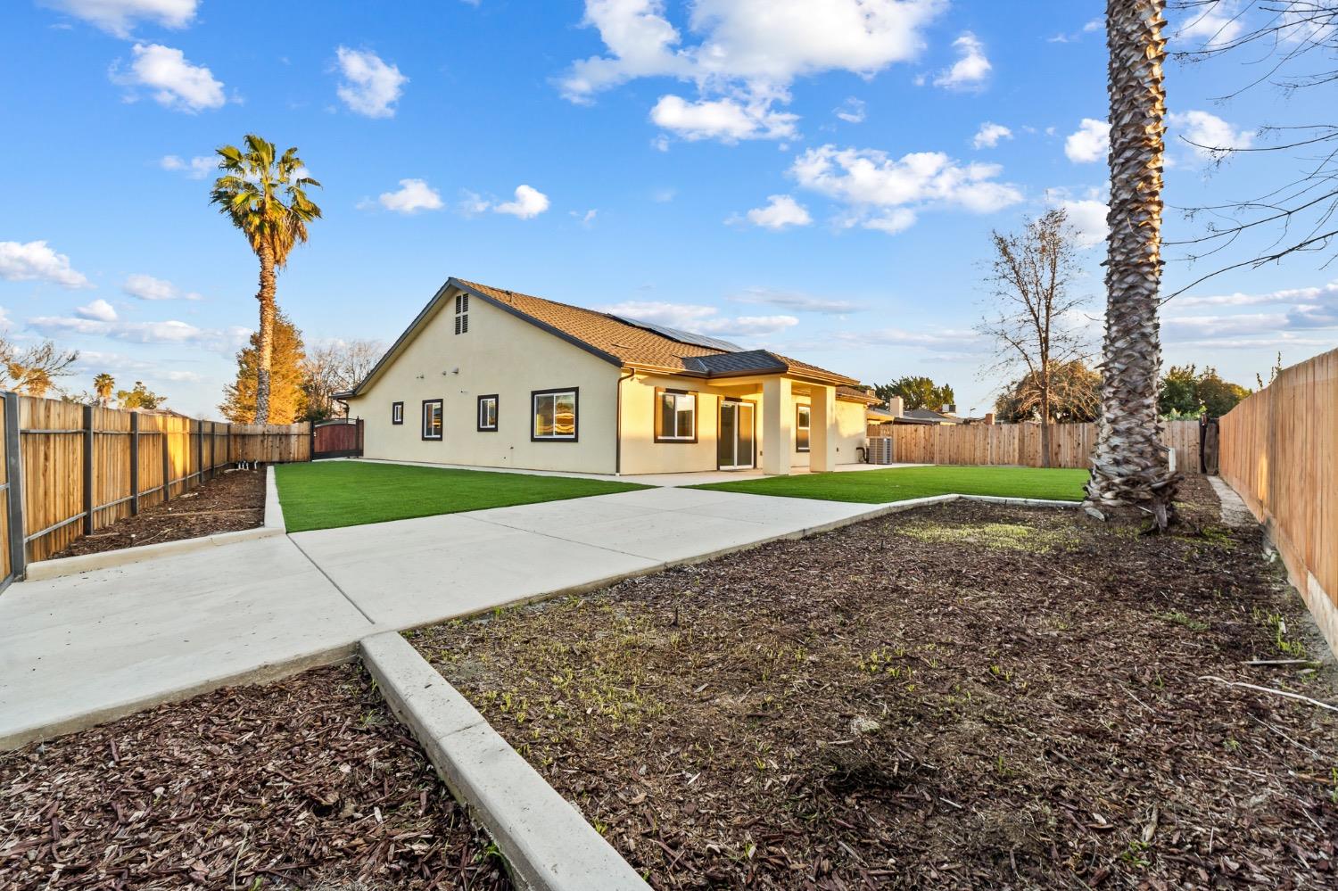 1860 E Cardella Street
