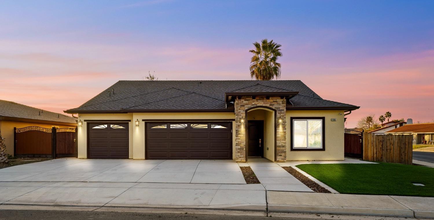 1860 E Cardella Street