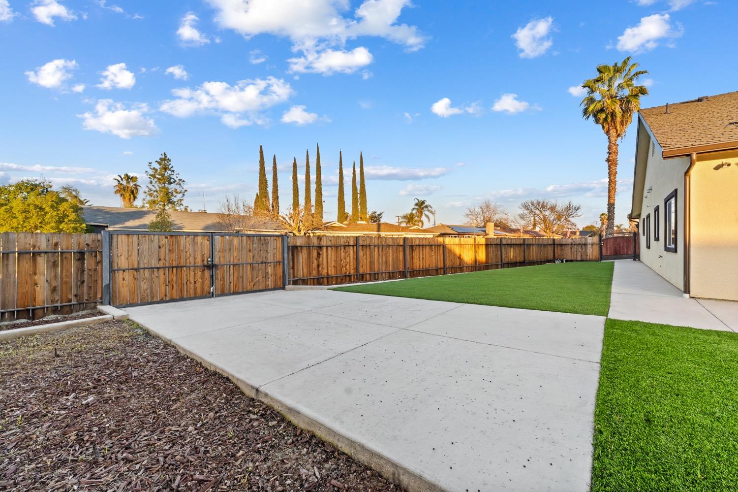 1860 E Cardella Street