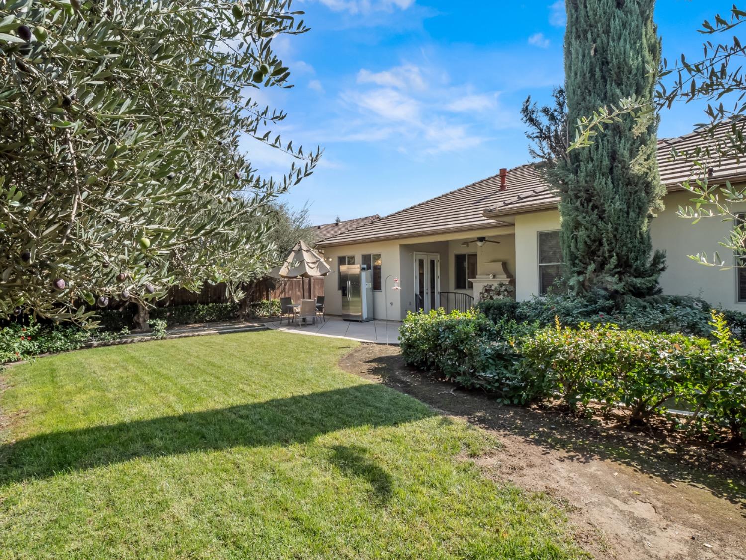 425 W Kelly Avenue
