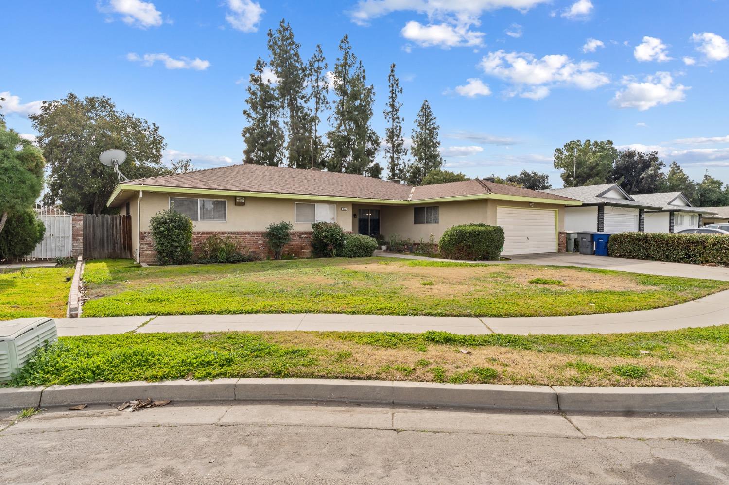 3042 E Gilbert Avenue