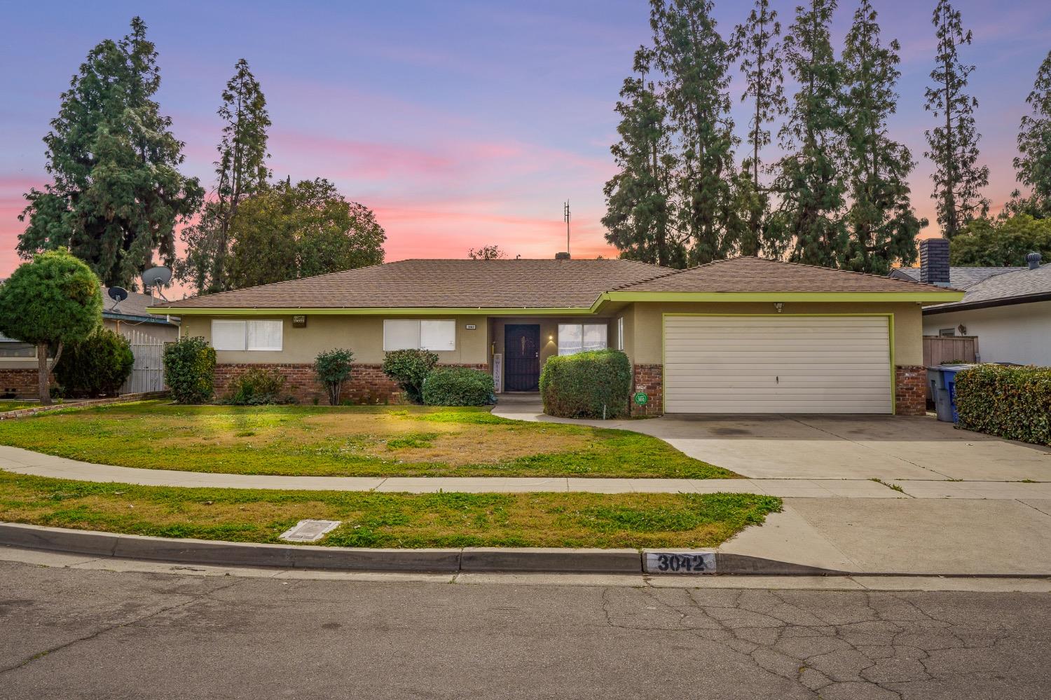 3042 E Gilbert Avenue