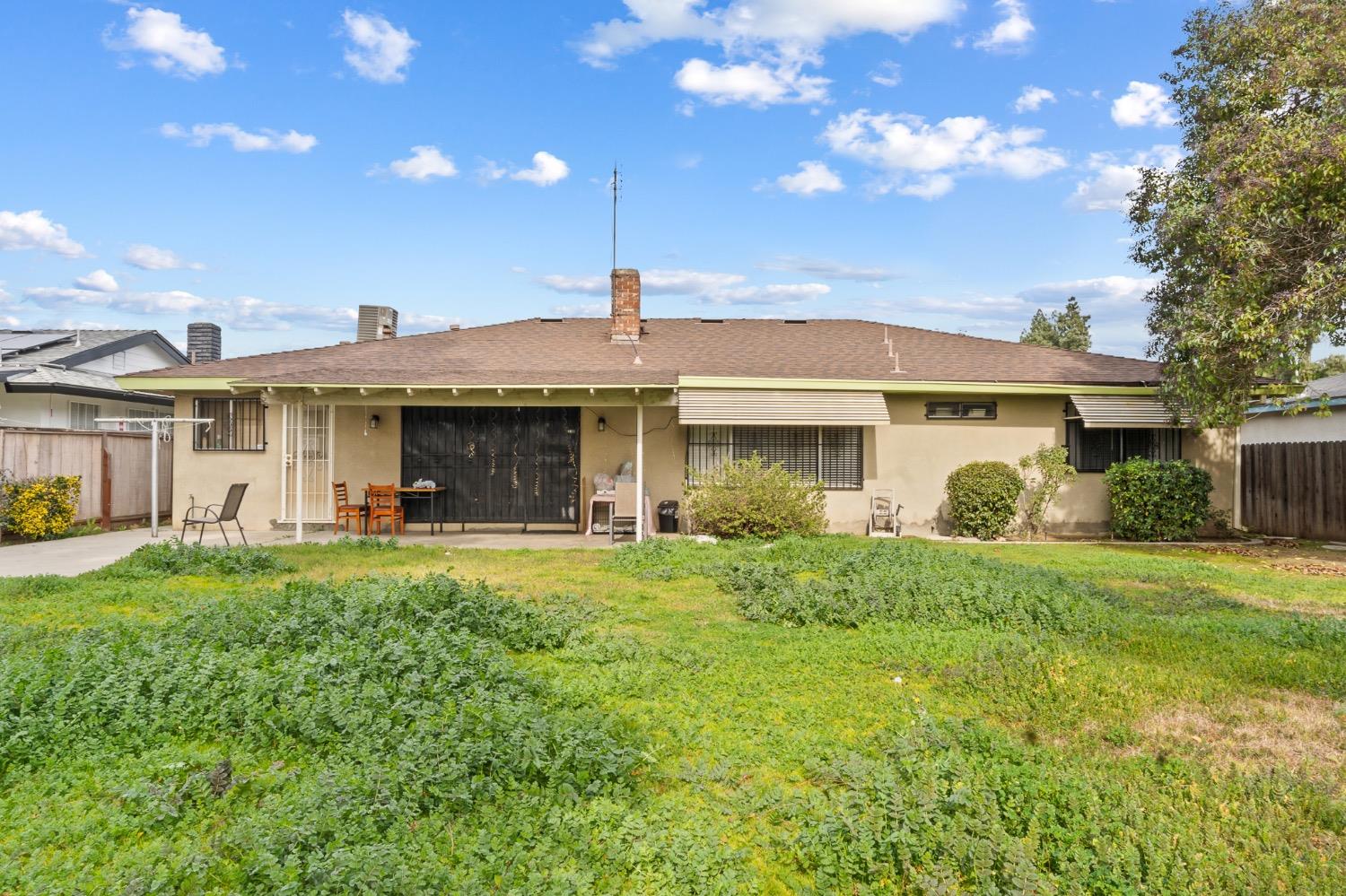3042 E Gilbert Avenue
