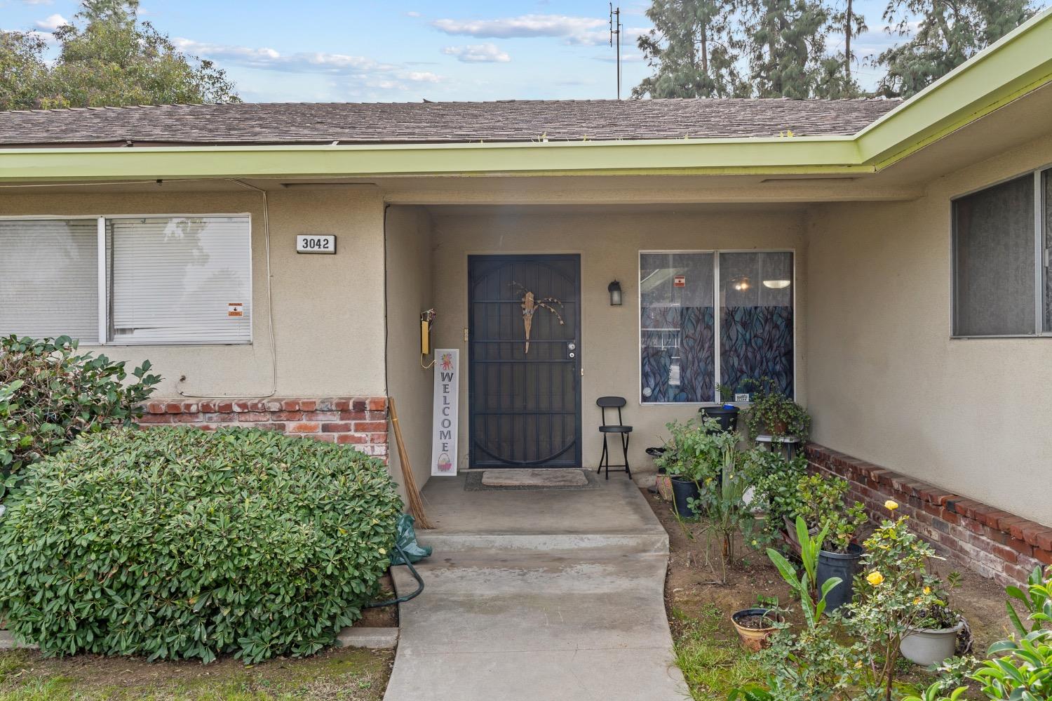 3042 E Gilbert Avenue