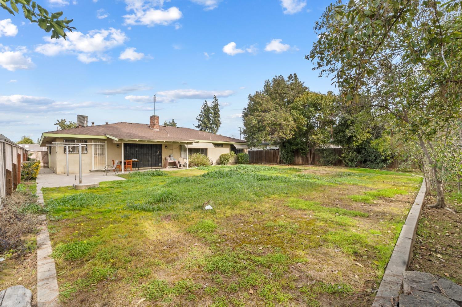 3042 E Gilbert Avenue