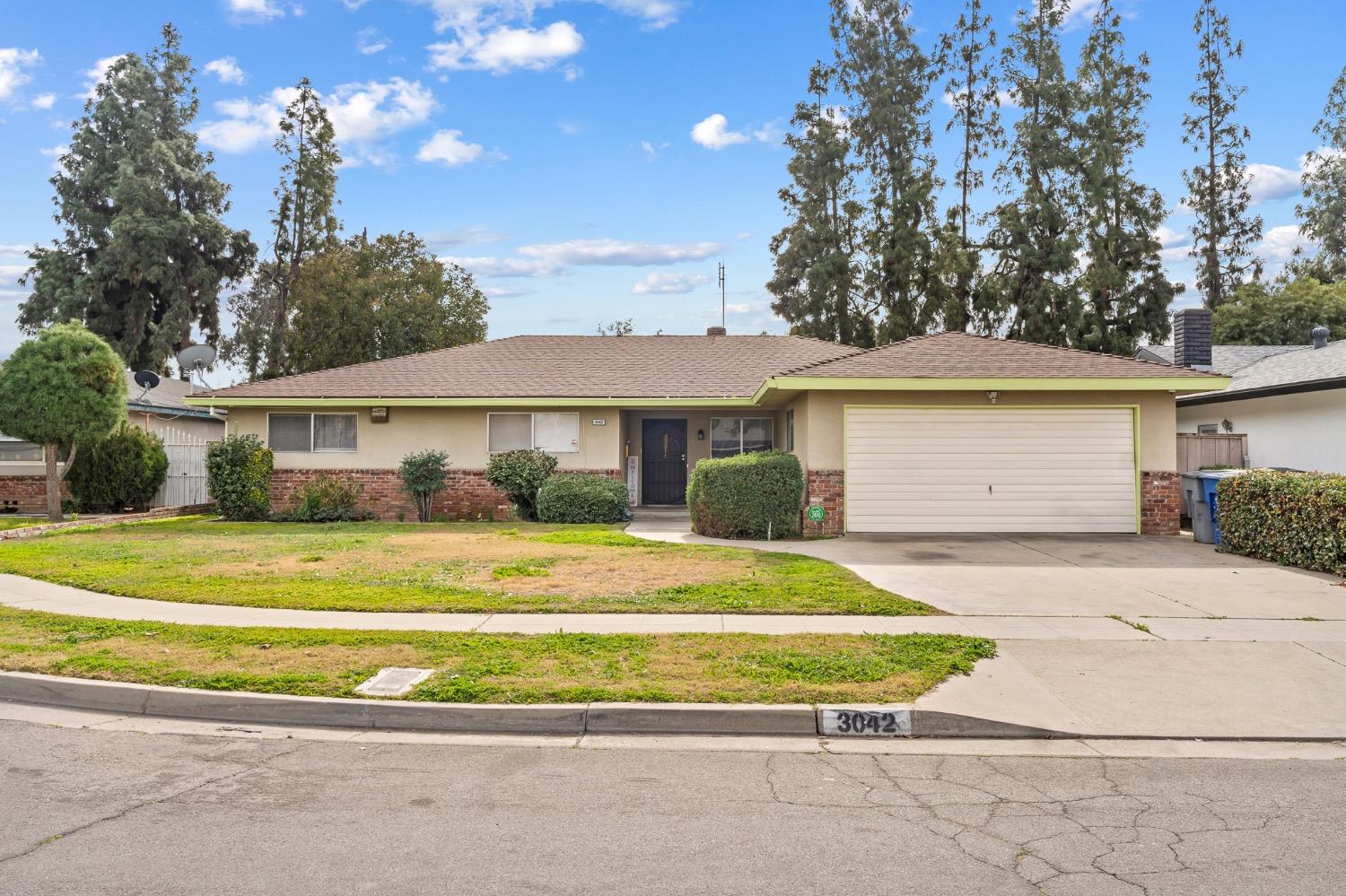 3042 E Gilbert Avenue