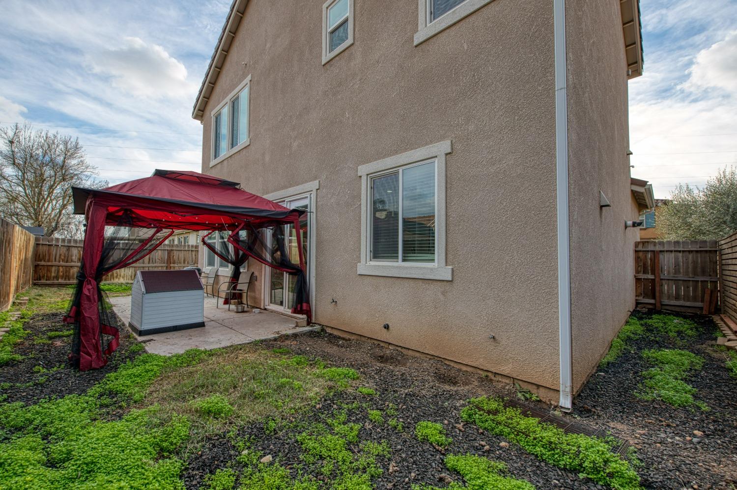 7064 N Cedar Hill Drive