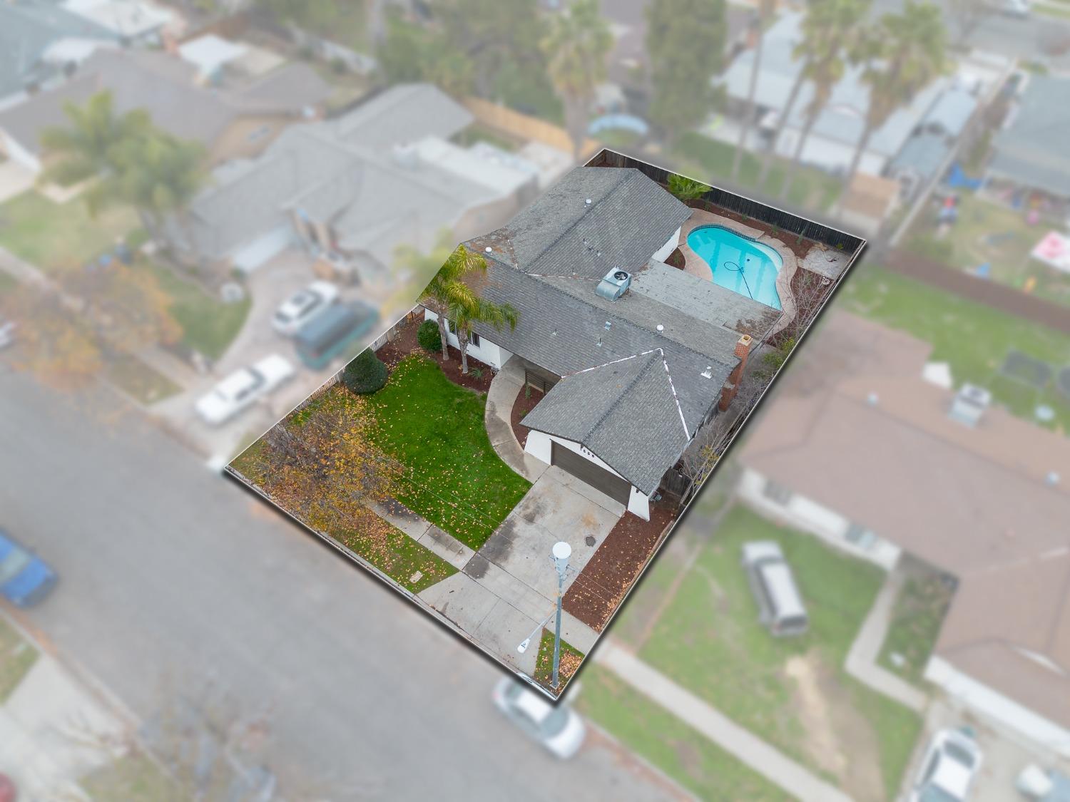 1558 W Ashcroft Avenue