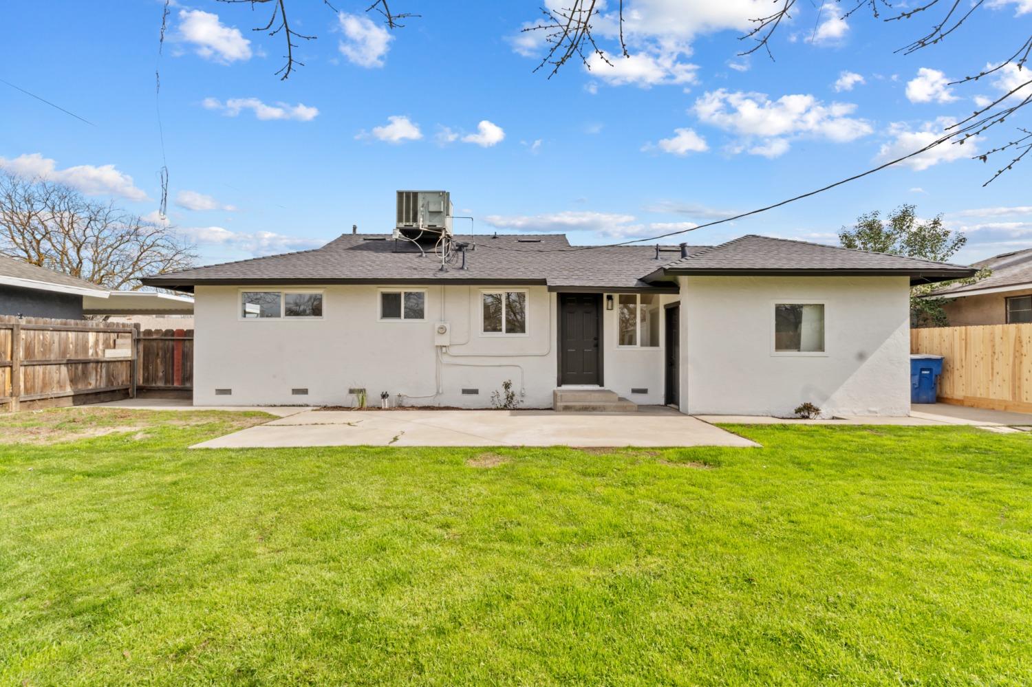 3871 N Hacienda Drive