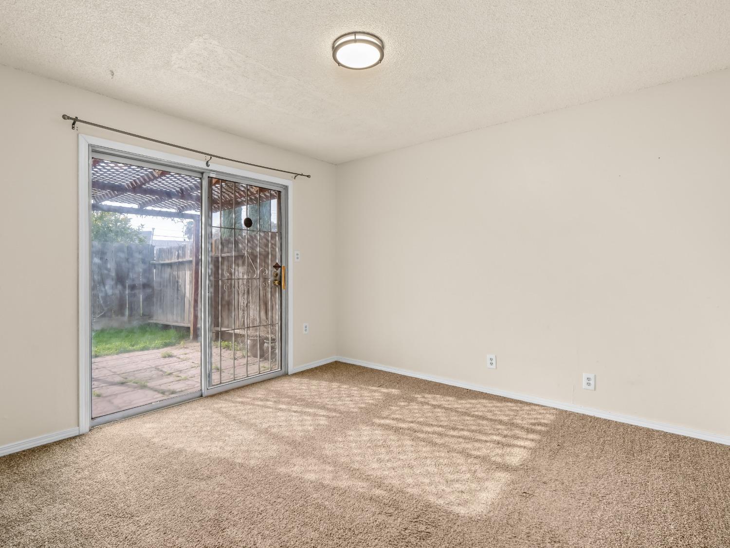 2103 N Price Avenue # 106