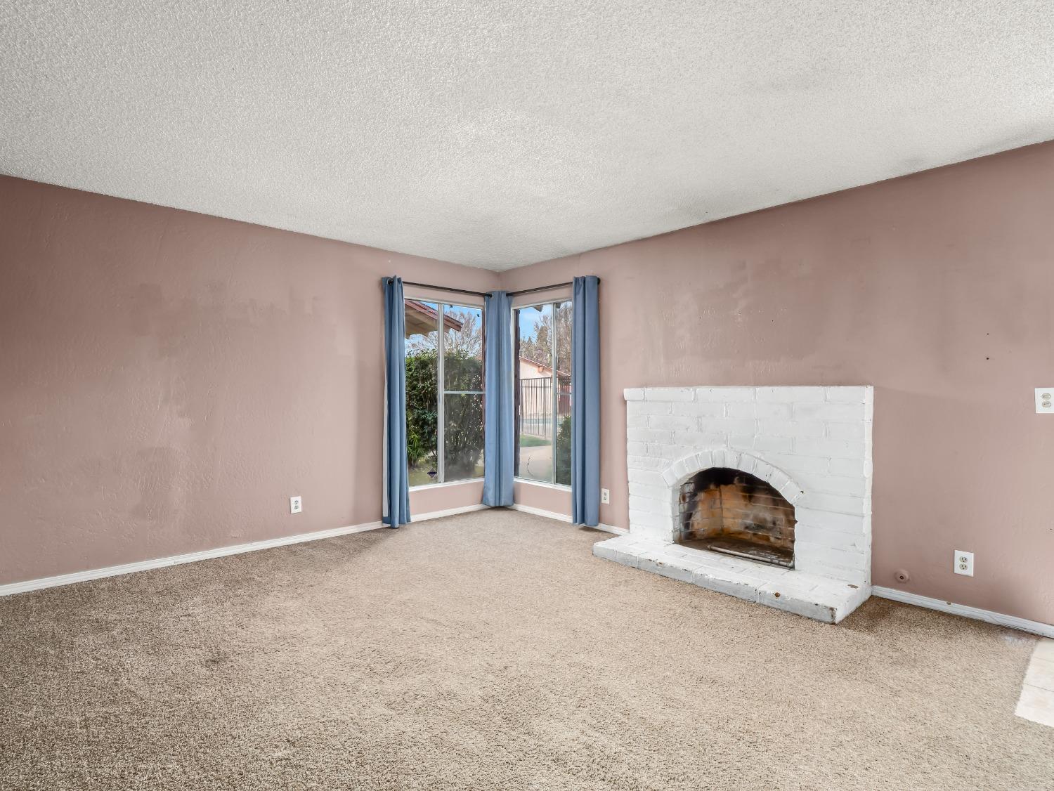 2103 N Price Avenue # 106