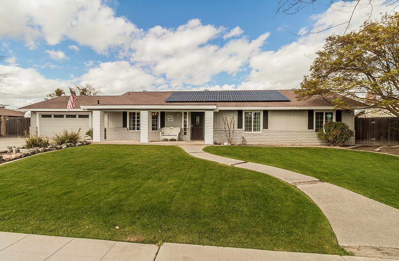 2590 W Noble Avenue