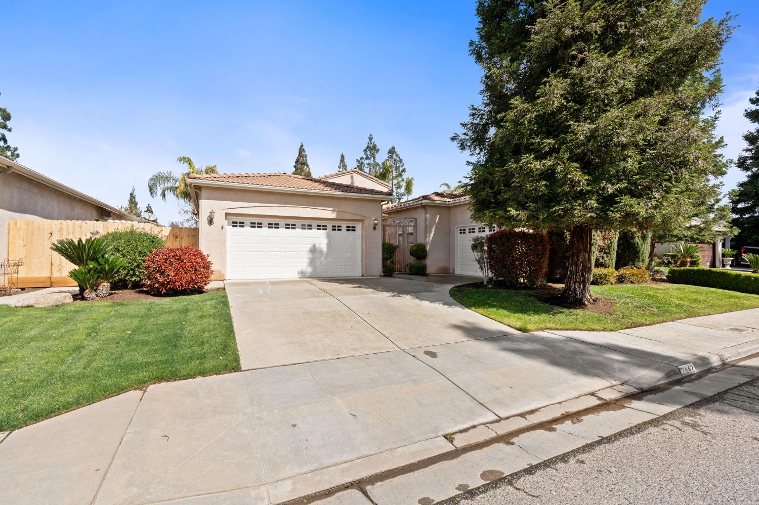 2642 E Eclipse Avenue