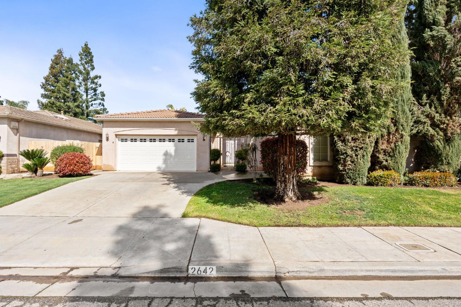2642 E Eclipse Avenue