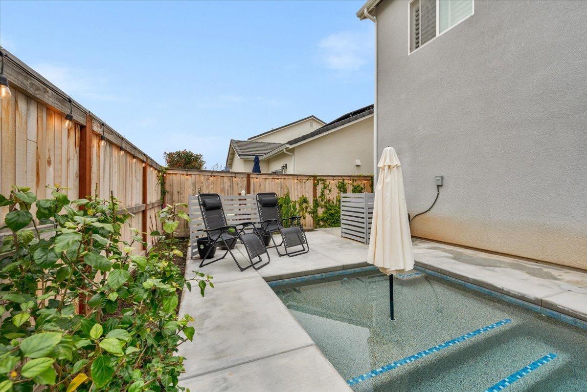 976 Everglade Avenue
