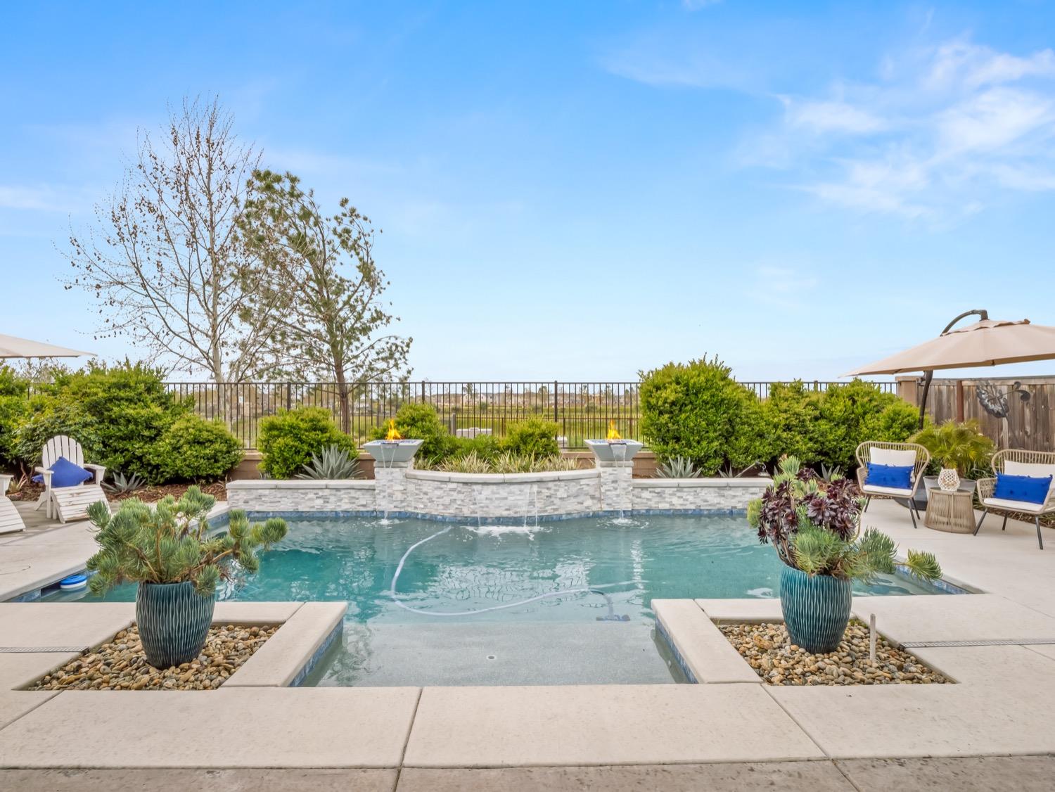 4472 Hillside Road