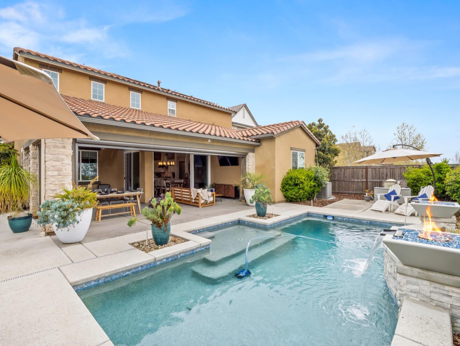 4472 Hillside Road