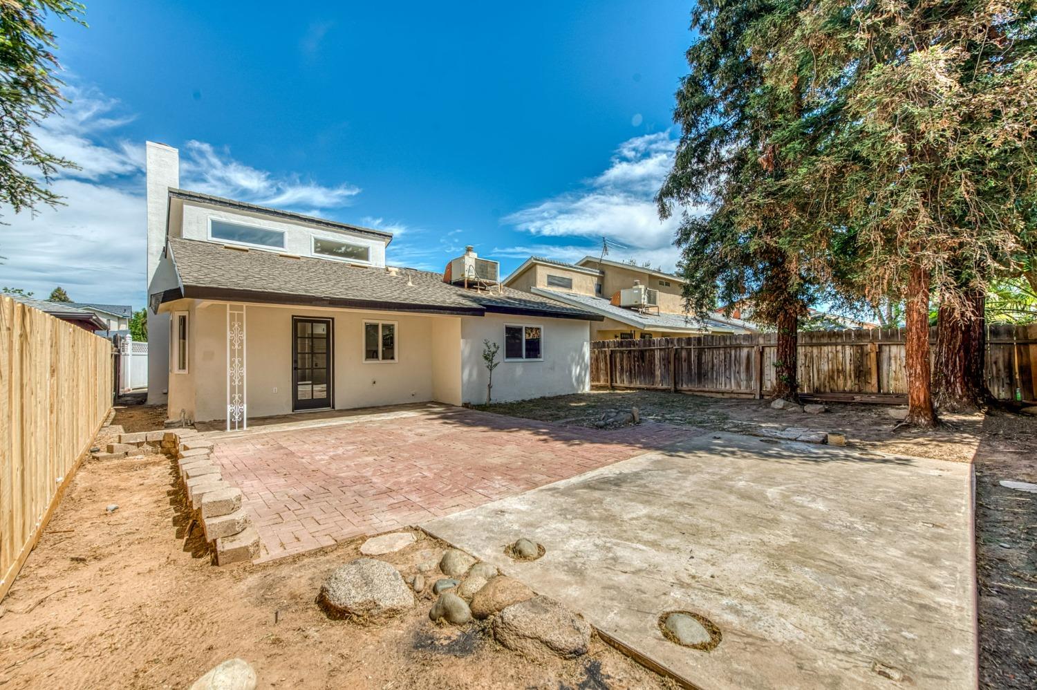 4327 W Brown Avenue