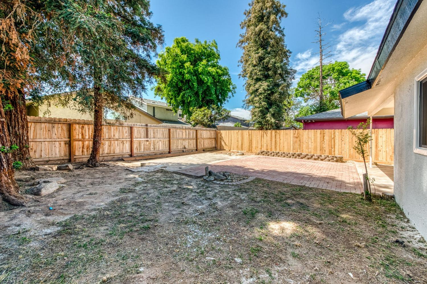 4327 W Brown Avenue