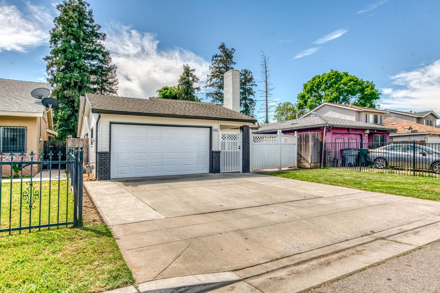 4327 W Brown Avenue