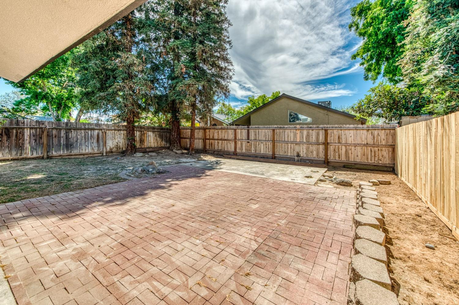 4327 W Brown Avenue