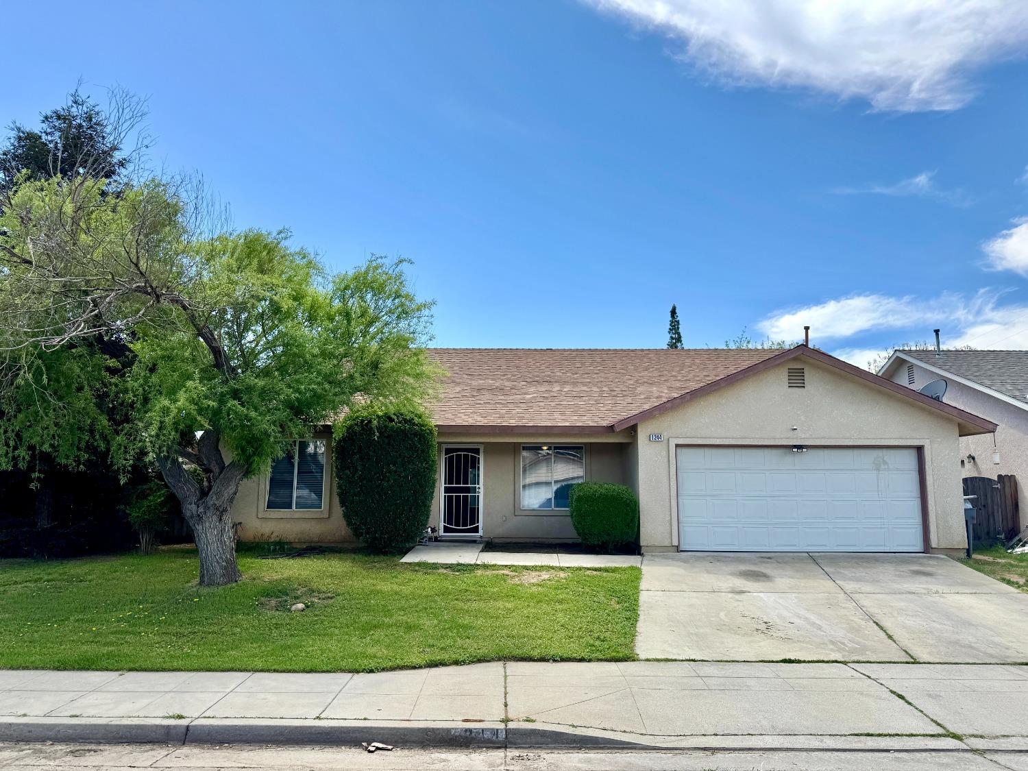 1244 Estabrook Avenue