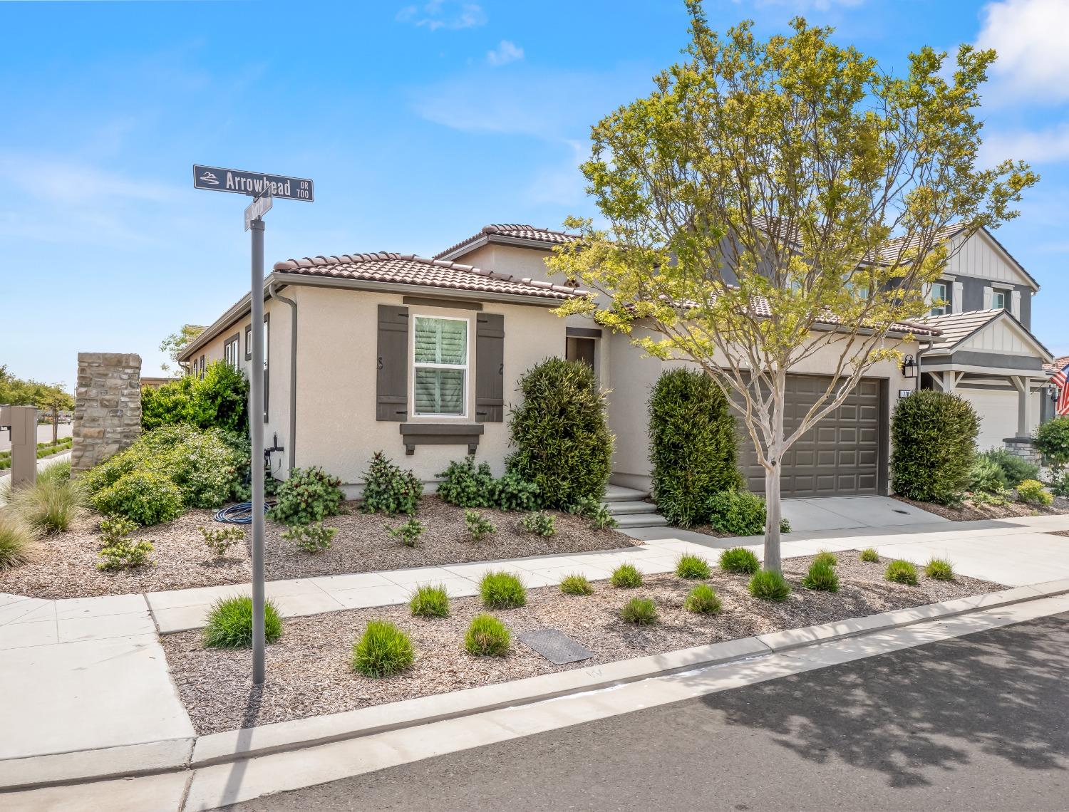 728 Arrowhead Drive