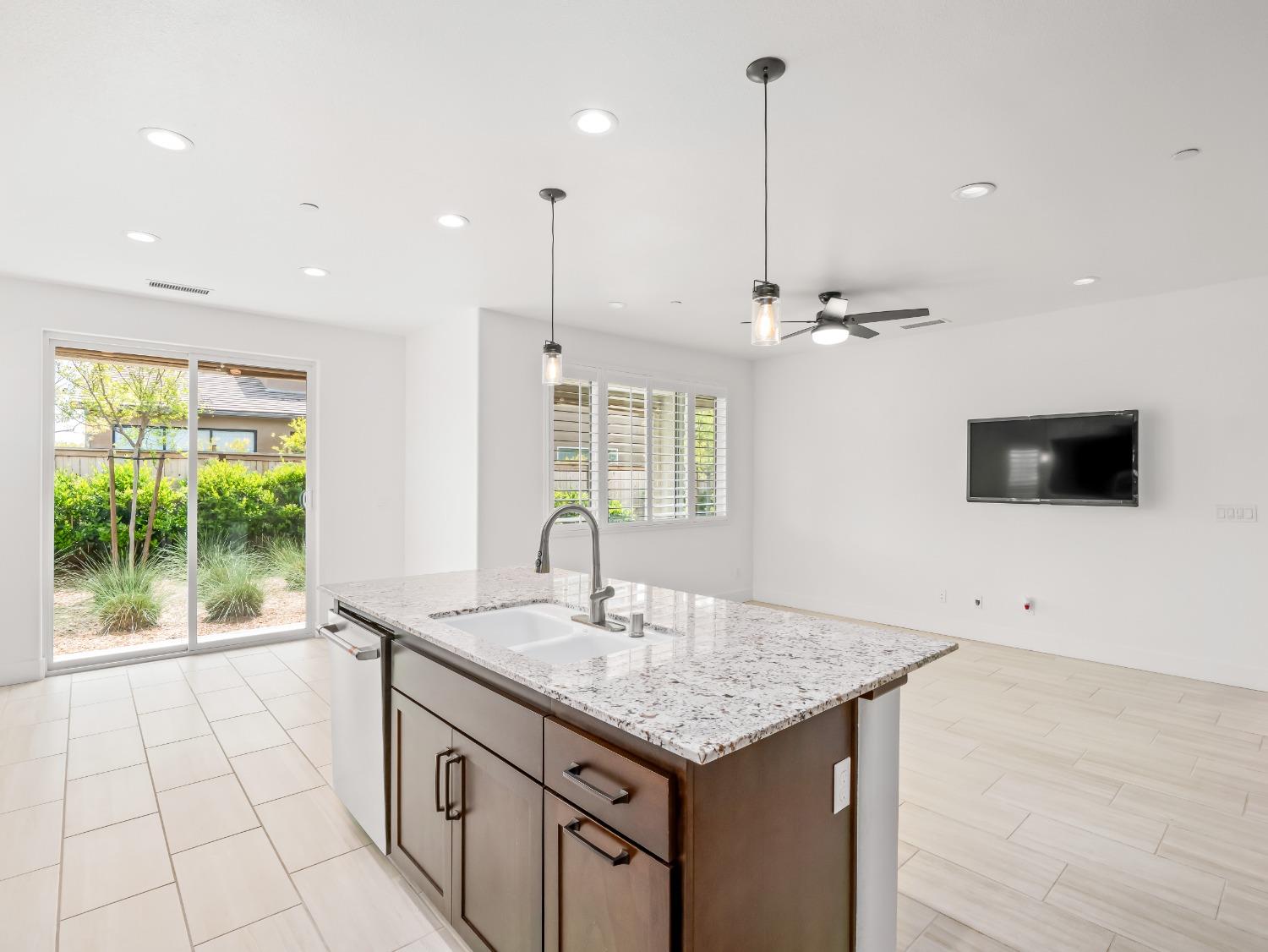 728 Arrowhead Drive