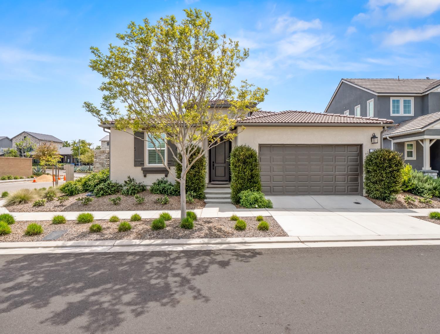 728 Arrowhead Drive
