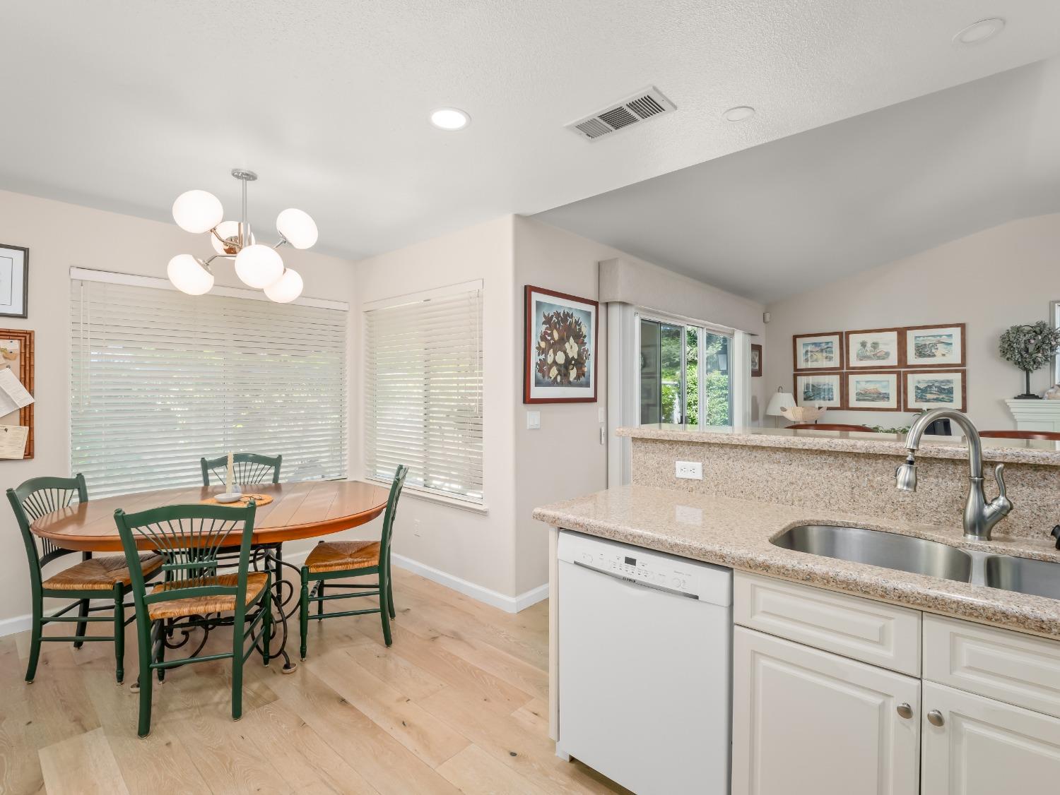 2104 W Rue St Michel